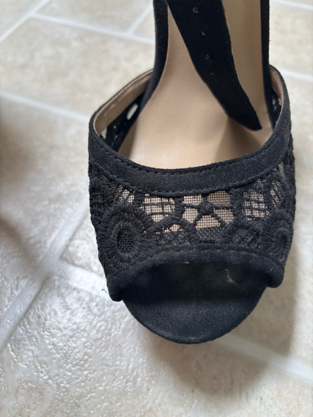 Dream Pairs Black Lace Peep-Toe Heels